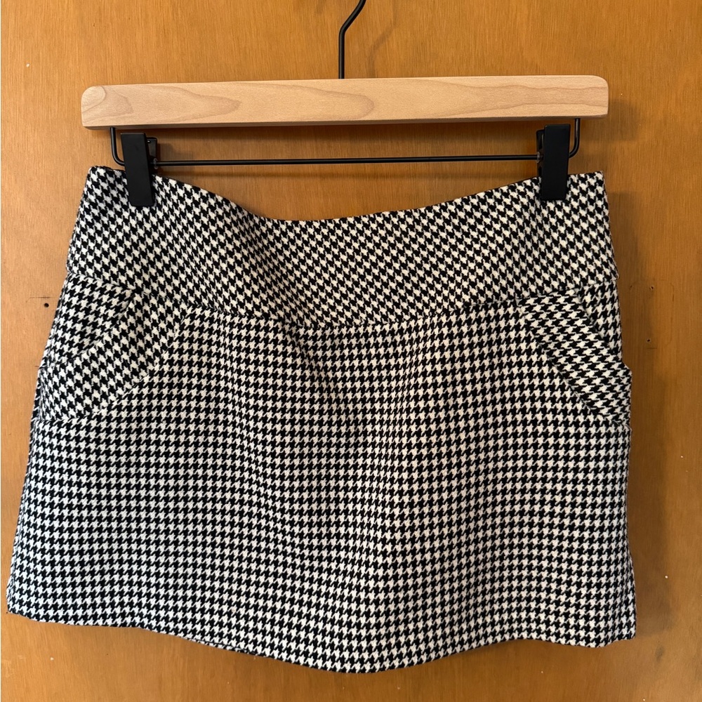 Lux Black and White Houndstooth Mini Skirt